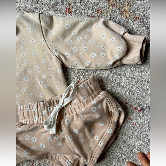 Jamie Kay Sweatshirt & Short Set- Light Pink Floral, lyr - Picture 8 of 12